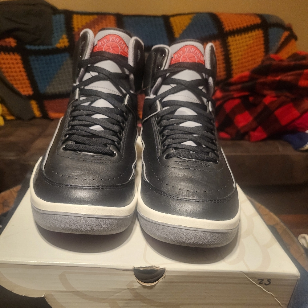 Jordan 2 retro black cement